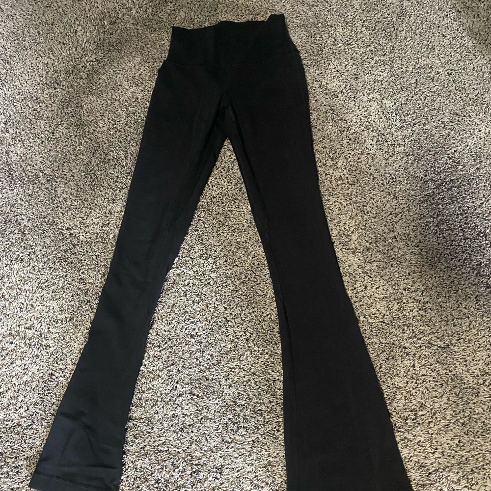 Lululemon mini flare aligns